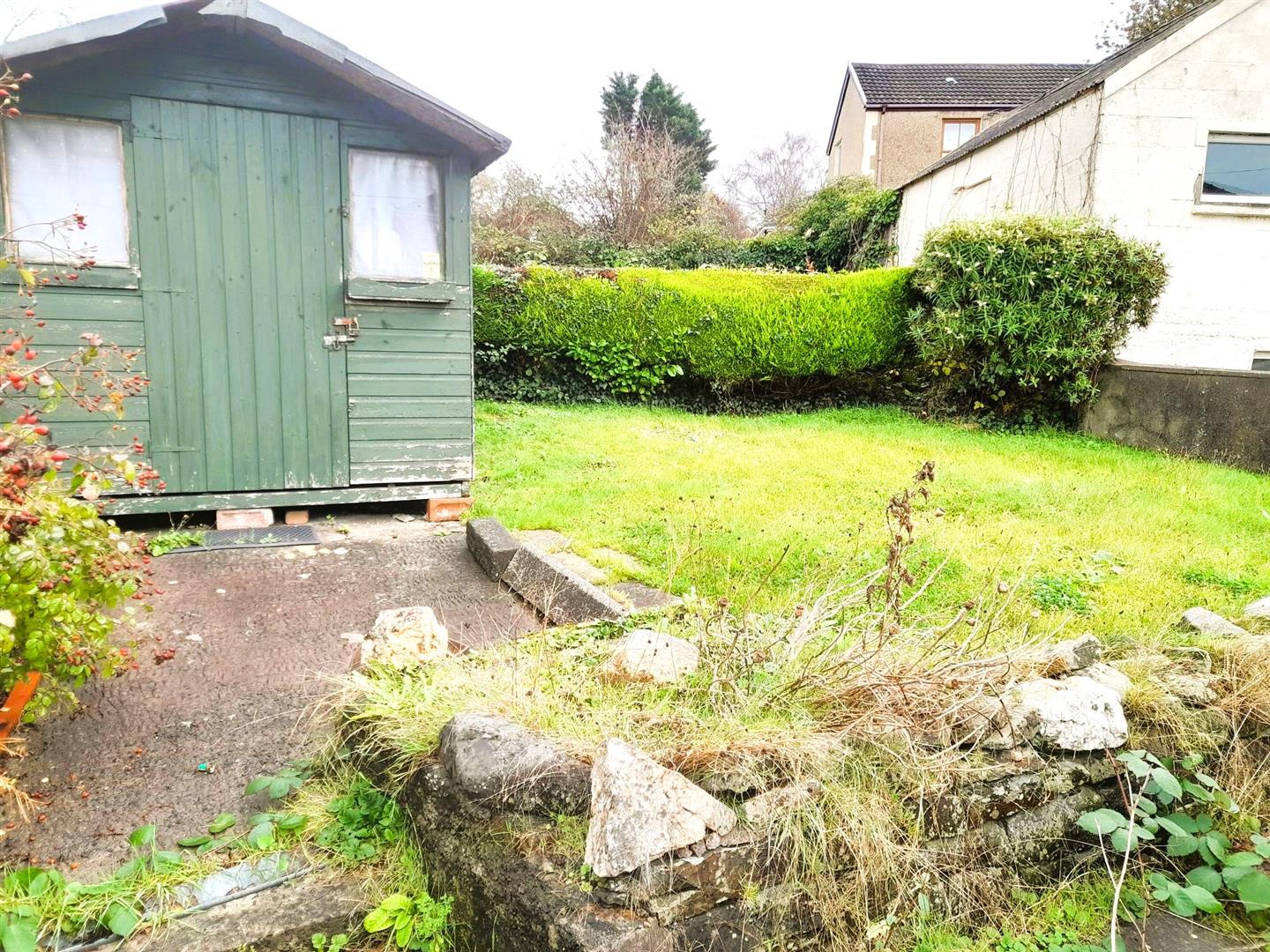 Llwynhendy Road, Llanelli, SA14 9HR